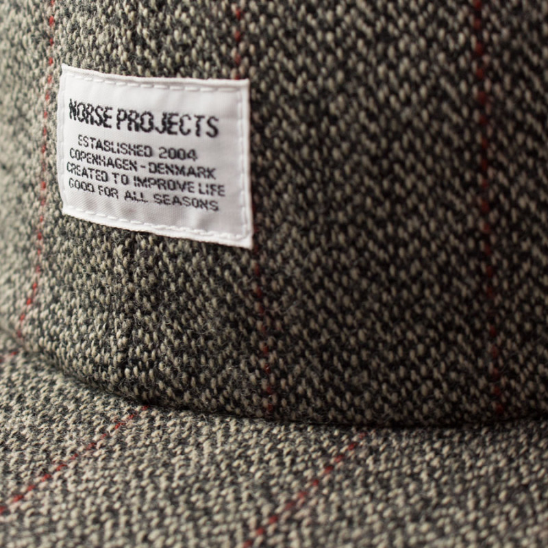 NORSE-PROJECTS-Tweed-Flat-Cap-Charcoal-Grey4-800x800