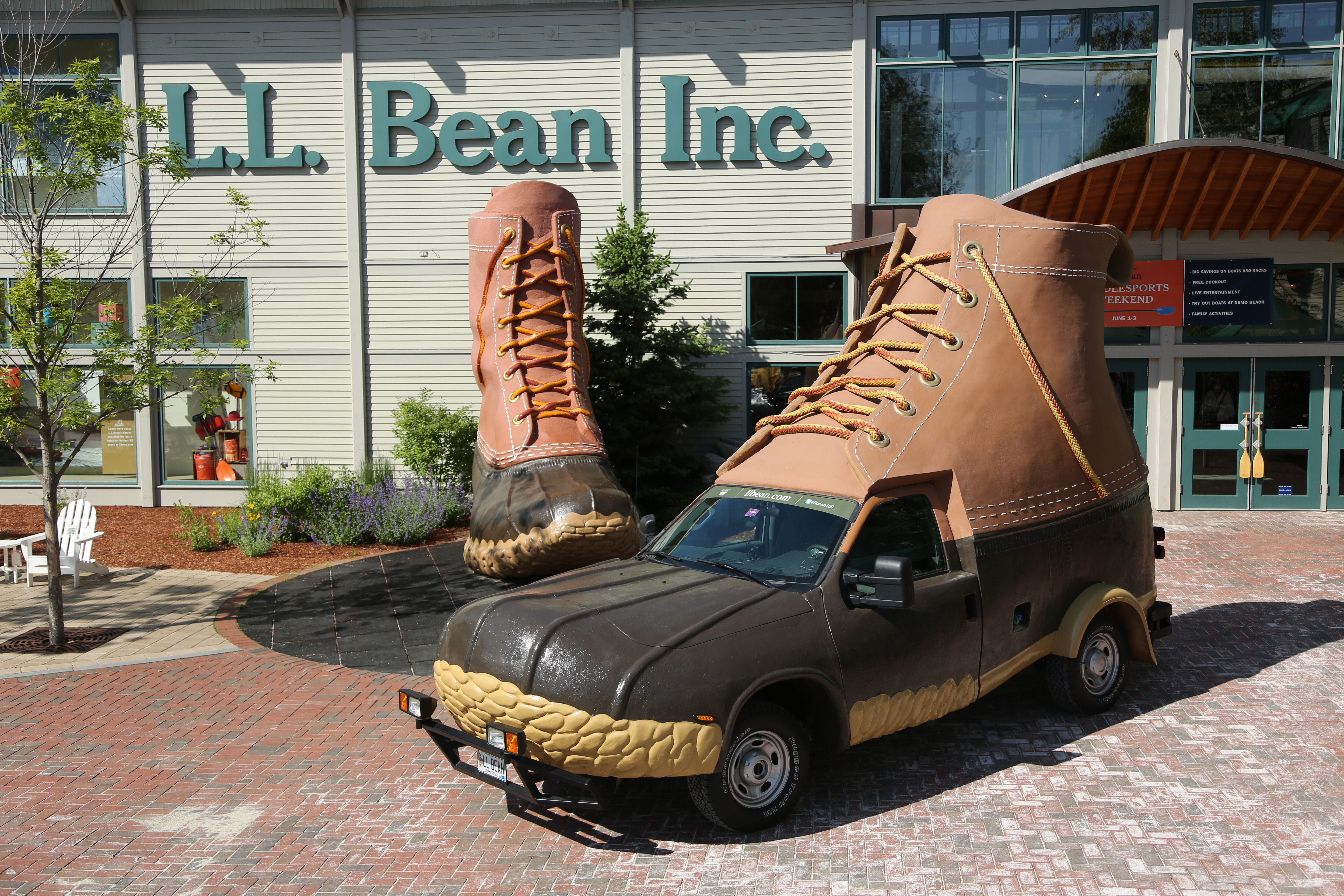 bootmobile_at_flagship_store