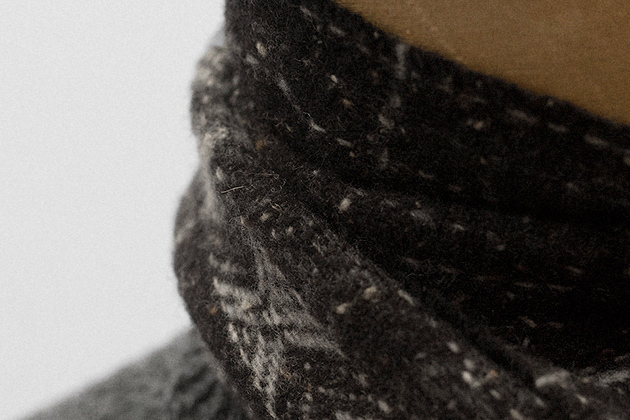 scarf-grey-donegal-merino-cashmere-4s